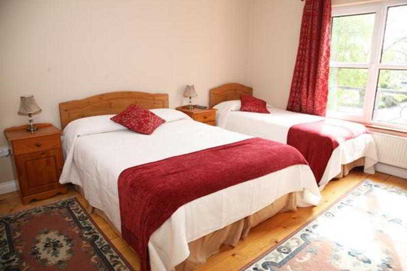 Macliam Lodge Guesthouse Клонакилти Экстерьер фото