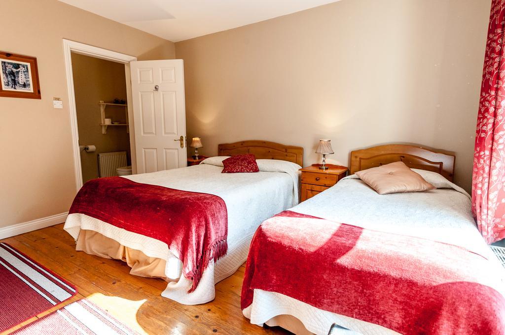 Macliam Lodge Guesthouse Клонакилти Экстерьер фото